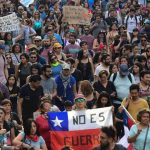 La multitud se congregó en torno a la Plaza Baquedano en Santiago_